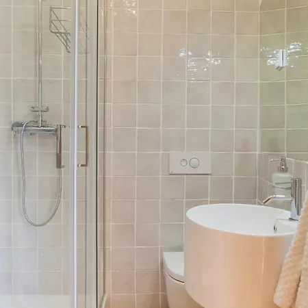 Charming Flat With Balconies Central Chiado District 2 Bedrooms & Ac 19Th Century Building Lisbon Exterior photo
