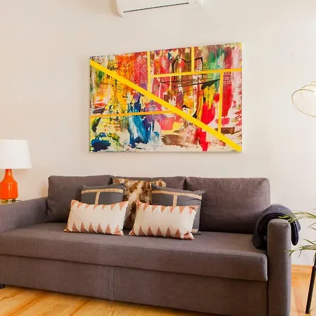 Charming Flat With Balconies Central Chiado District 2 Bedrooms & Ac 19Th Century Building Lisbon Exterior photo