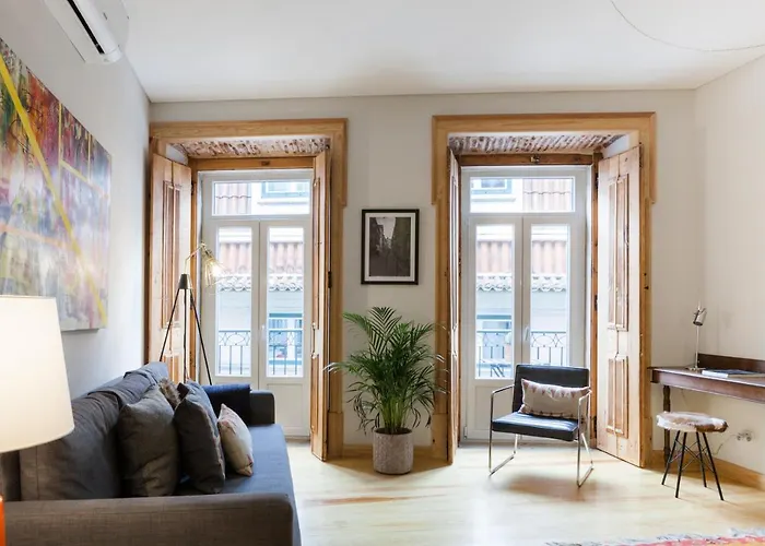 Charming Flat With Balconies Central Chiado District 2 Bedrooms & Ac 19Th Century Building
