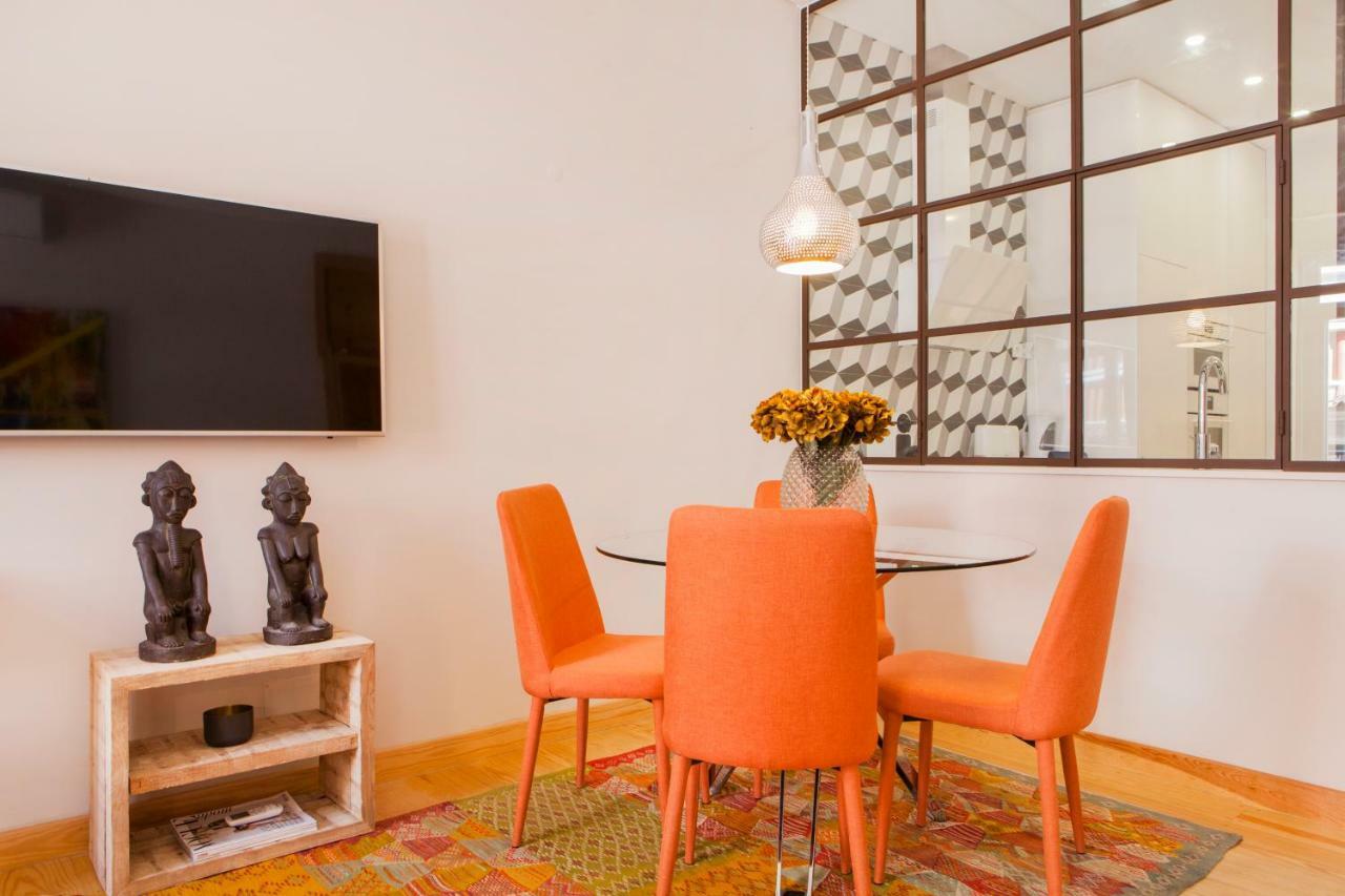 Charming Flat With Balconies Chiado District 2 Bedrooms & Ac 19th Century Building Apartment Lissabon