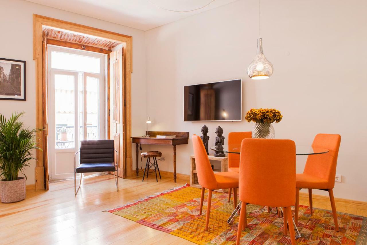 Apartment Charming Flat With Balconies Chiado District 2 Bedrooms & Ac 19th Century Building Lissabon