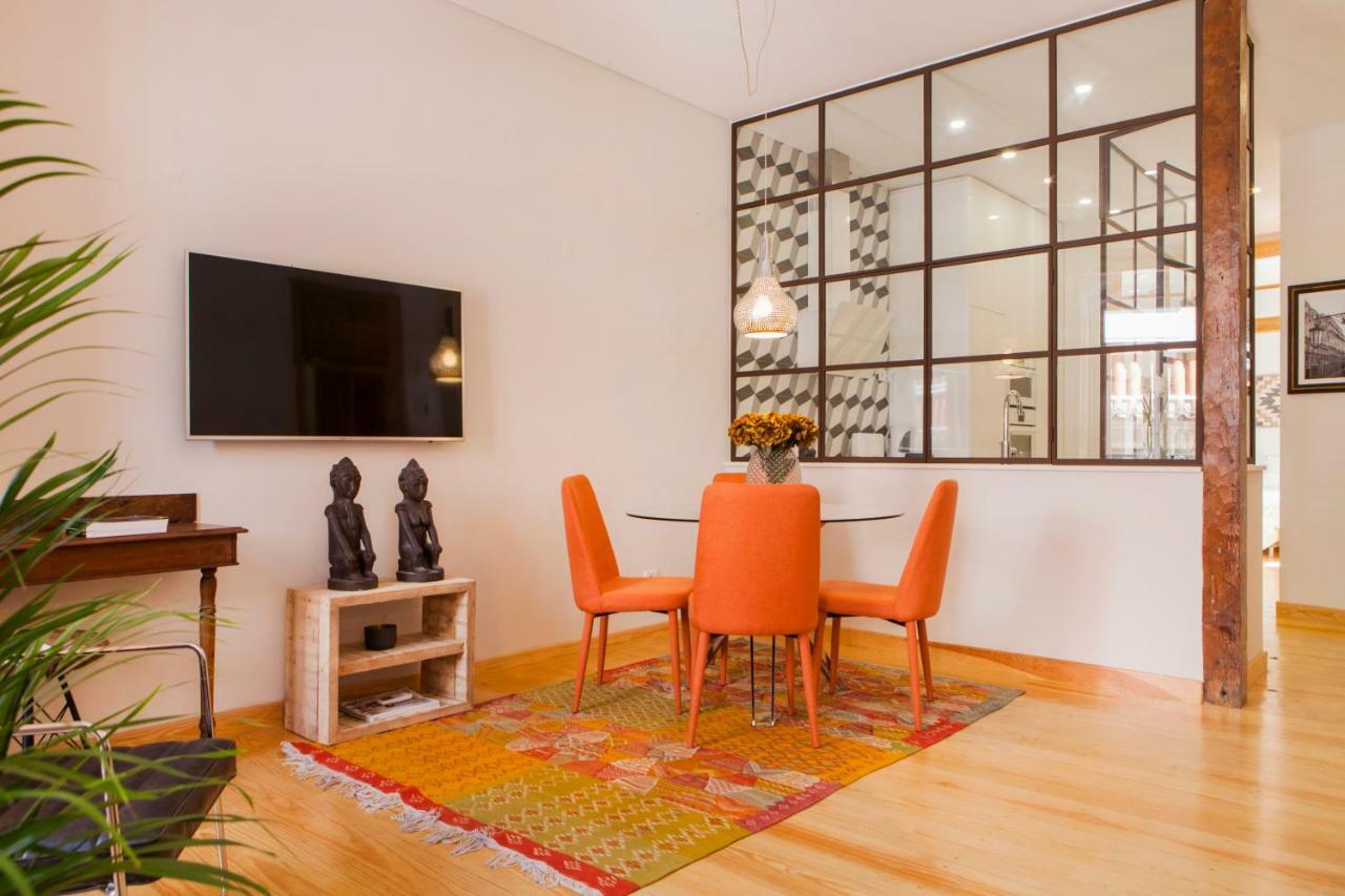 Apartment Charming Flat With Balconies Chiado District 2 Bedrooms & Ac 19th Century Building Lissabon